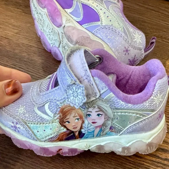 Harper Canyon Frozen Kids' Purple Light Up Sneakers - Picture 6 of 6
